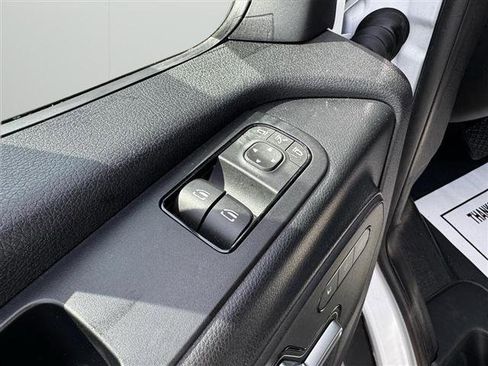 Used 2020 Mercedes-Benz Sprinter 2500 image 13