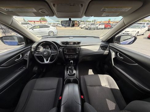 Used 2018 Nissan Rogue SV AWD/4WD image 21