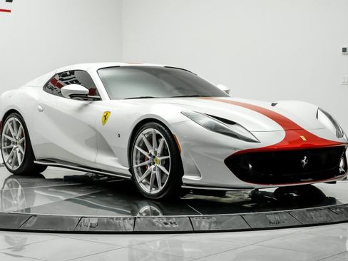 Used 2022 Ferrari 812 GTS RWD image 5