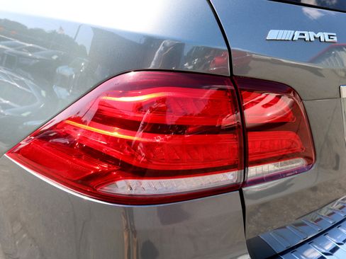 Used 2018 Mercedes-Benz GLE 43 AMG 4MATIC image 9