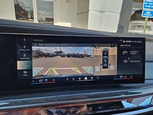 Used 2024 BMW 740i xDrive image 36