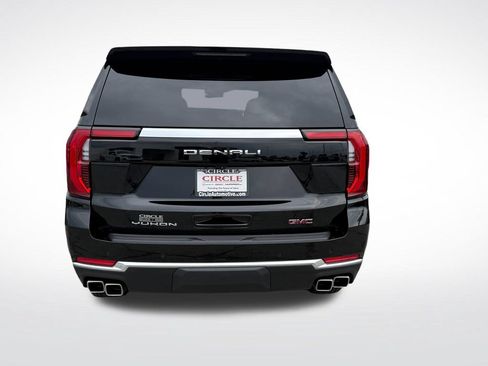 Used 2025 GMC Yukon Denali w/ Sun & Power Step Package AWD/4WD image 4