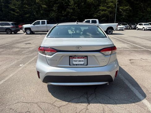Used 2020 Toyota Corolla LE FWD image 6