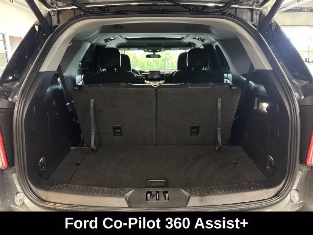 Used 2023 Ford Explorer XLT w/ Equipment Group 202A AWD/4WD image 8