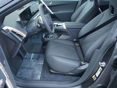 New 2026 BMW iX xDrive60 image 7