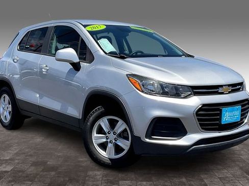 Used 2017 Chevrolet Trax LS w/ Fleet Convenience Package AWD/4WD image 10