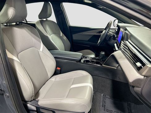 Used 2025 Toyota Camry LE image 24