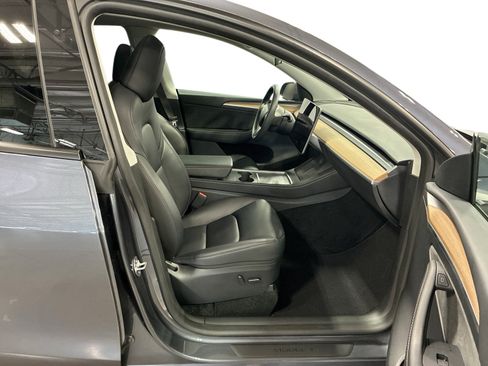 Used 2023 Tesla Model Y Performance AWD/4WD image 13