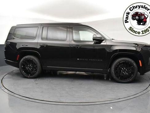 New 2026 Jeep Grand Wagoneer Limited AWD/4WD image 1