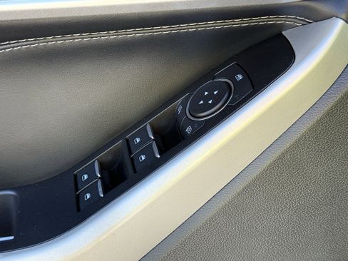 Used 2021 Ford Explorer XLT w/ Equipment Group 202A image 25