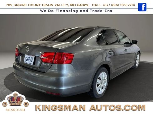 Used 2012 Volkswagen Jetta SE FWD image 4