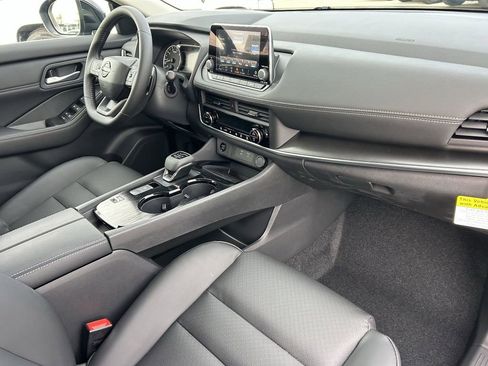 New 2026 Nissan Rogue SV image 8