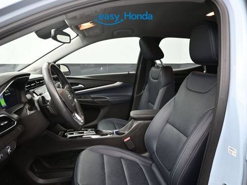Used 2022 Chevrolet Bolt EUV LT w/ Convenience Package FWD image 15
