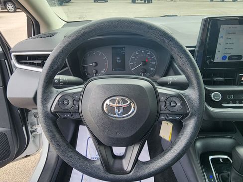 Used 2023 Toyota Corolla LE image 16