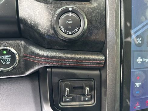 Used 2024 Ford Expedition Limited image 31