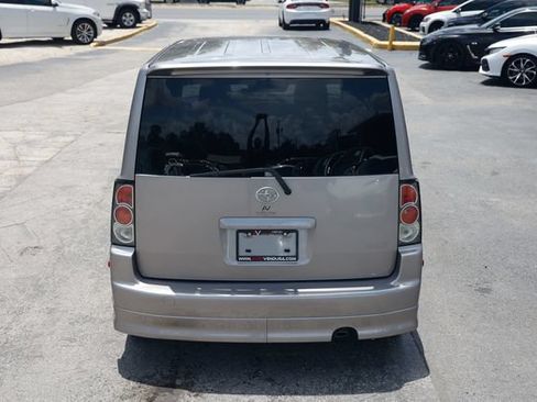 Used 2005 Scion xB FWD image 12