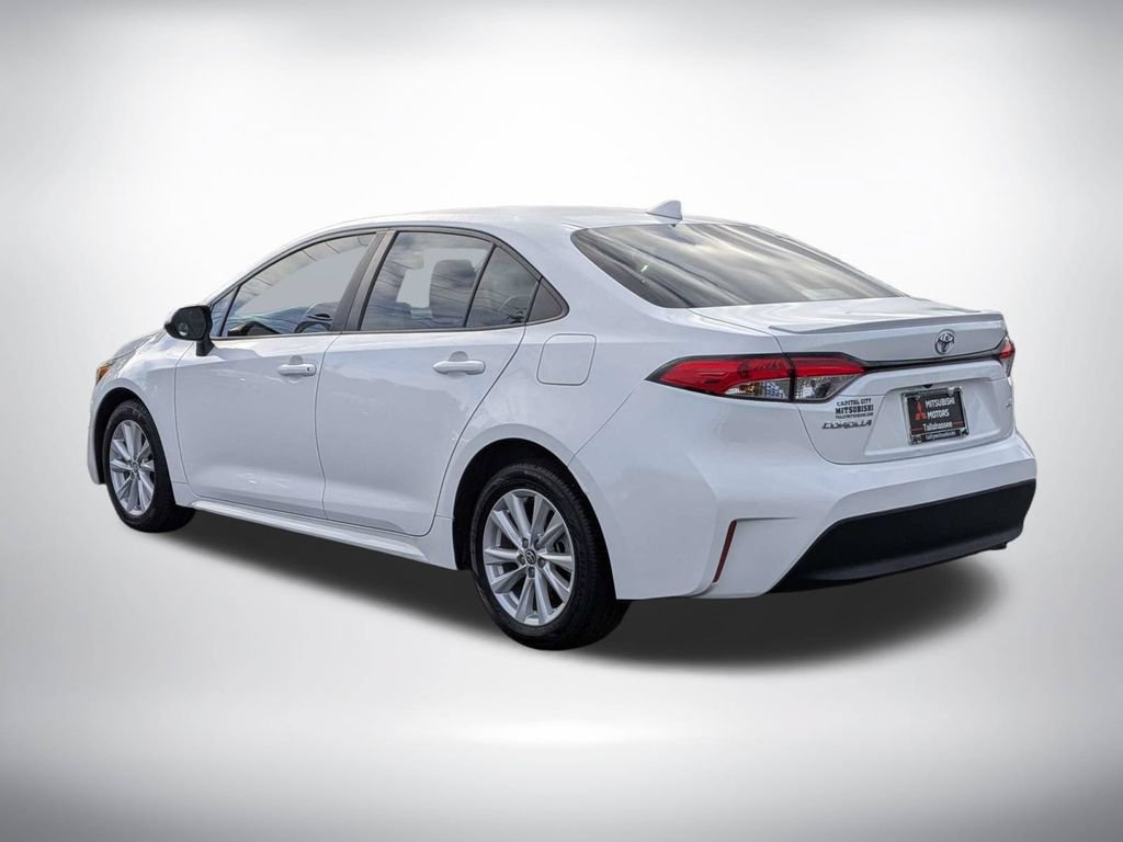 Used 2024 Toyota Corolla LE w/ LE Convenience Package FWD image 6