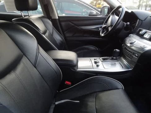 Used 2018 INFINITI Q70 L 3.7 image 8