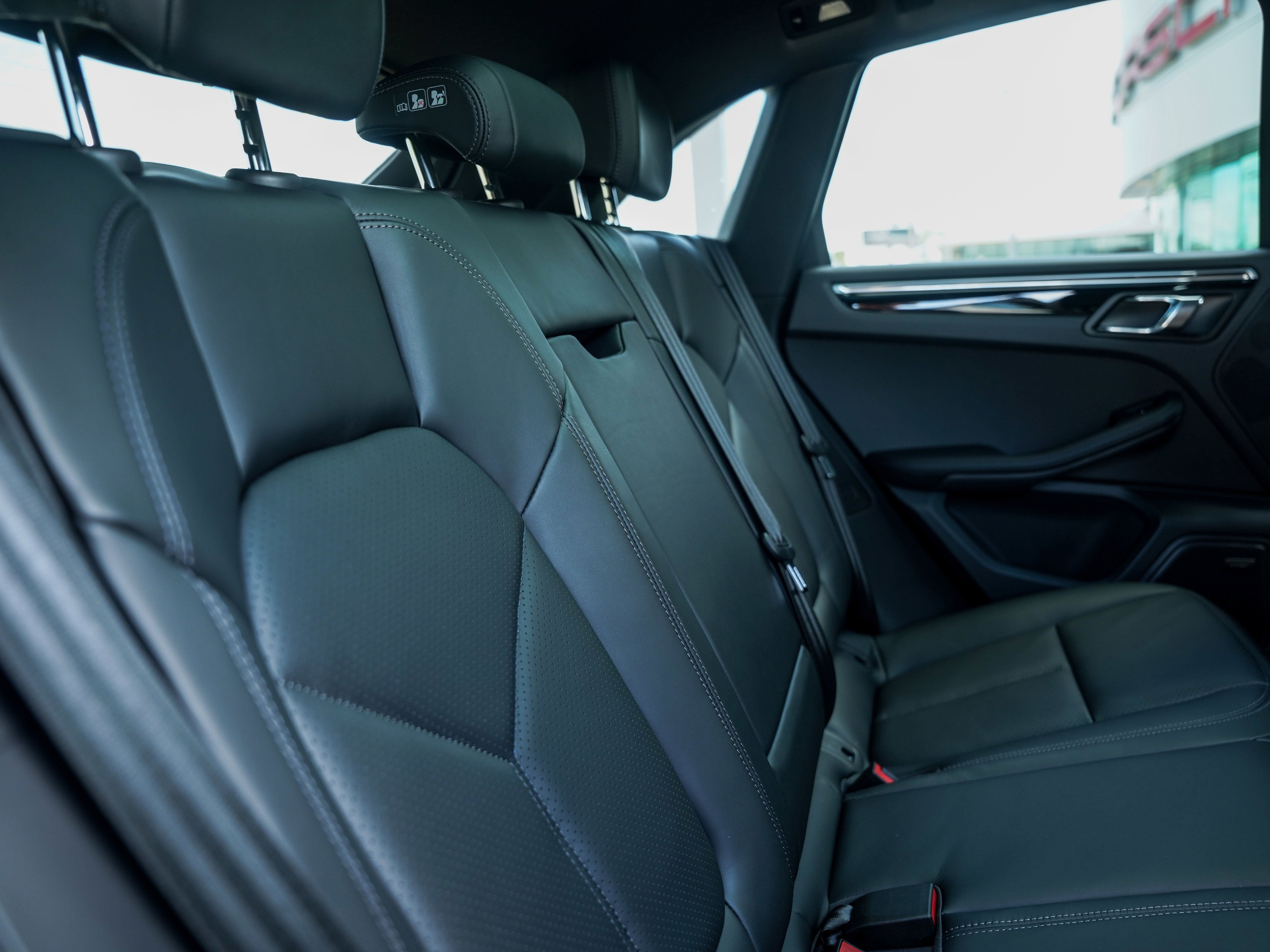Certified 2026 Porsche Macan AWD/4WD image 31