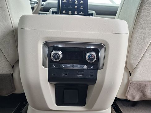 New 2026 GMC Yukon Denali w/ Denali Reserve Package AWD/4WD image 57