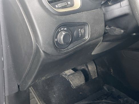 Used 2016 Jeep Renegade Sport w/ Power & Air Group image 10