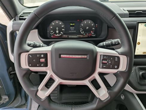 Used 2025 Land Rover Defender 110 S image 18