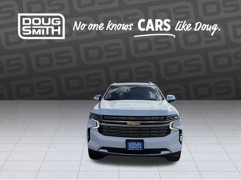 Used 2023 Chevrolet Suburban Premier image 8