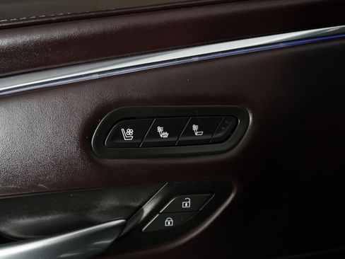 Used 2021 Cadillac Escalade Sport Platinum w/ LPO, ONYX Package image 18