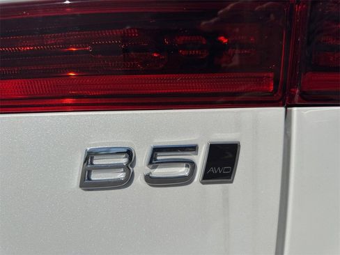 New 2026 Volvo XC60 B5 Plus w/ Protection Package Premier image 9