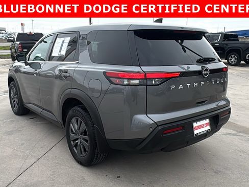 Used 2023 Nissan Pathfinder S image 7
