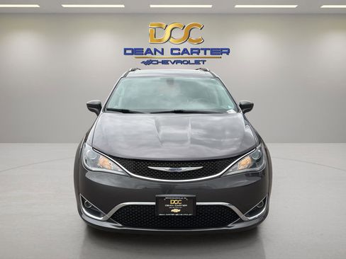 Used 2019 Chrysler Pacifica Touring-L FWD image 8