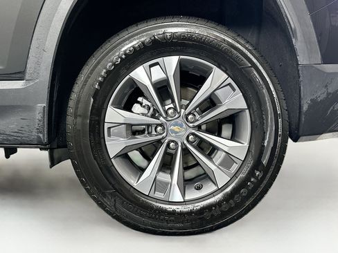 Used 2025 Chevrolet Equinox LT image 11