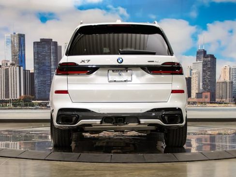 Used 2025 BMW X7 xDrive40i w/ M Sport Package AWD/4WD image 11
