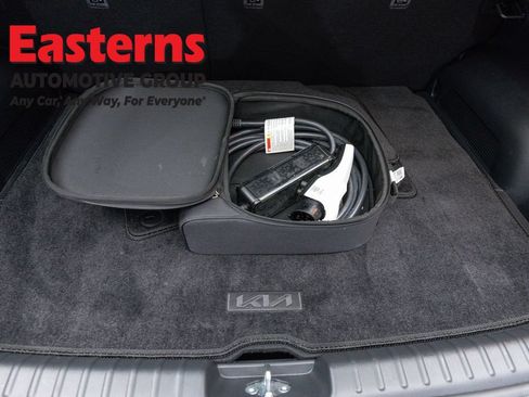 Used 2024 Kia Niro Wind w/ Wind Preserve Package FWD image 9