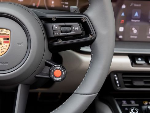 Certified 2026 Porsche 911 Carrera RWD image 18
