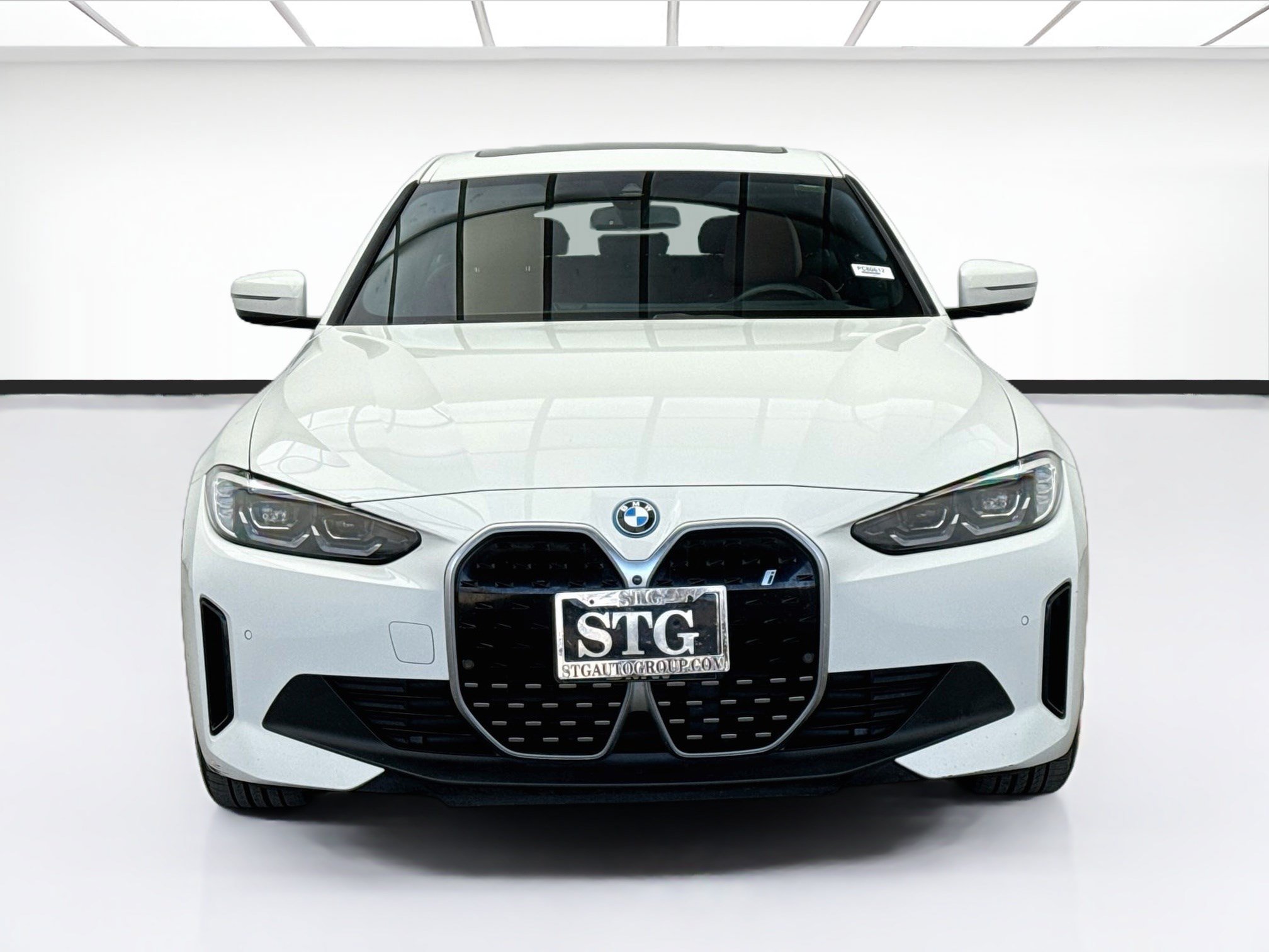 Used 2024 BMW i4 eDrive40 w/ Premium Package RWD image 2