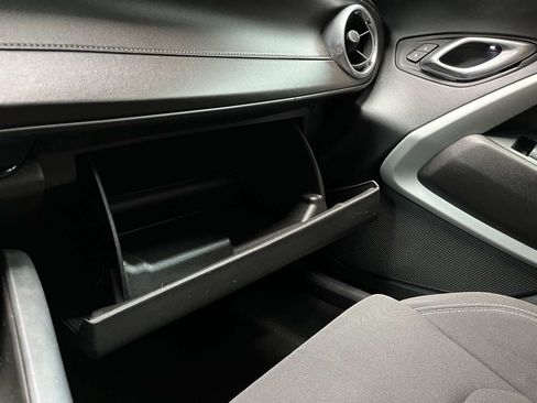 Used 2016 Chevrolet Camaro LT RWD image 17