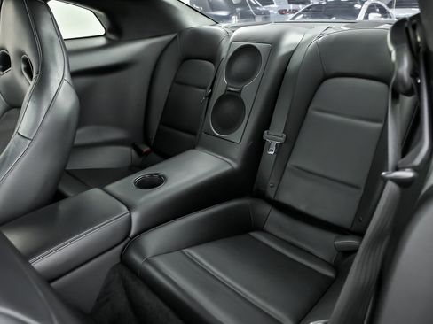 Used 2016 Nissan GT-R Premium image 24