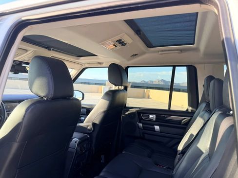 Used 2016 Land Rover LR4 HSE Silver Edition AWD/4WD image 11