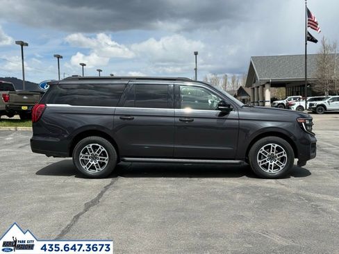 Used 2025 Ford Expedition Max Active AWD/4WD image 6