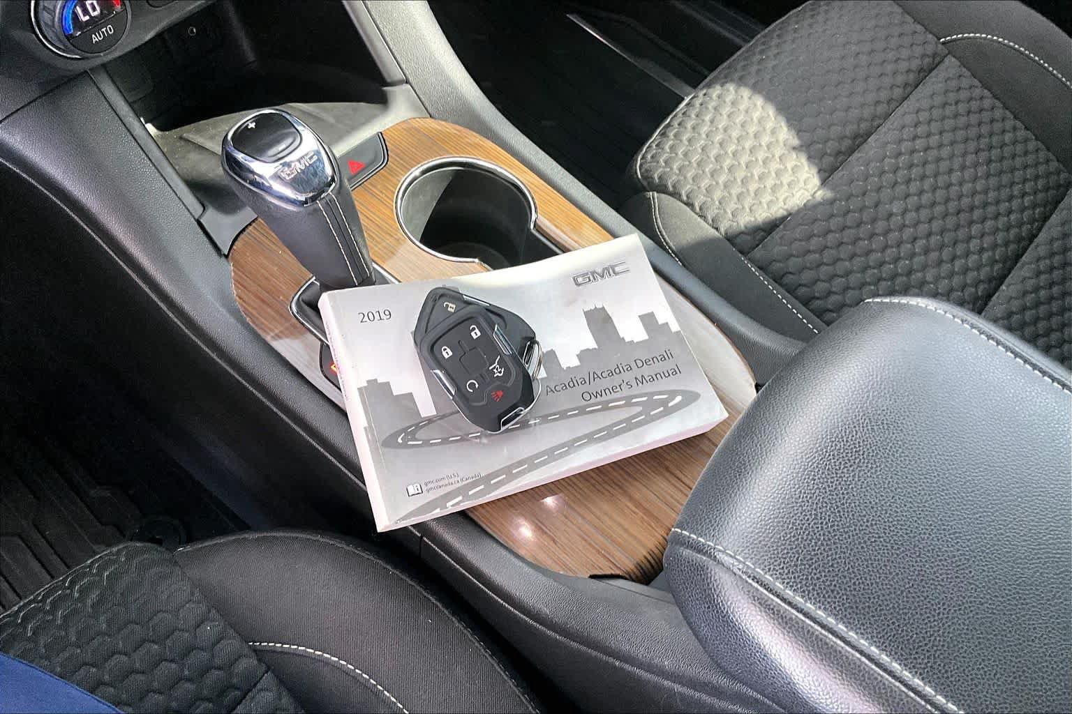 Used 2019 GMC Acadia SLE FWD image 15