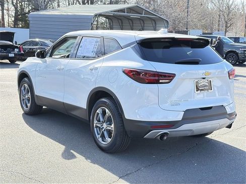 Used 2023 Chevrolet Blazer LT image 11