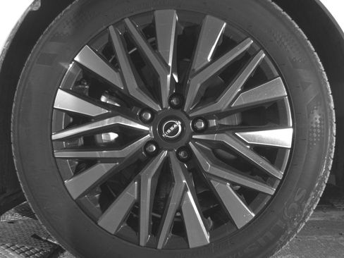 Used 2025 Nissan Altima 2.5 SV FWD image 12