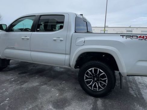Certified 2023 Toyota Tacoma TRD Sport image 4