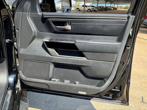 Used 2025 Toyota Tundra Limited image 26