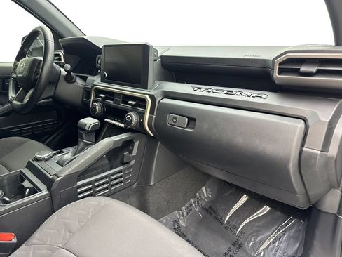 Used 2025 Toyota Tacoma SR AWD/4WD image 52