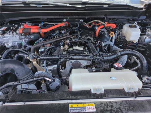 Certified 2025 Toyota Tacoma TRD Sport AWD/4WD image 21