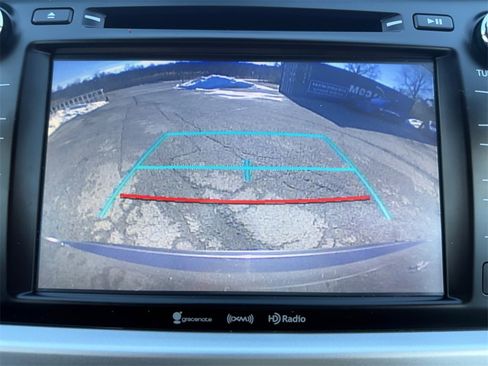 Used 2019 Toyota Highlander XLE image 13