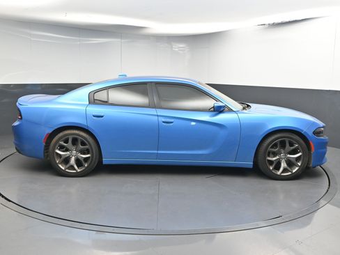Used 2015 Dodge Charger SXT image 9