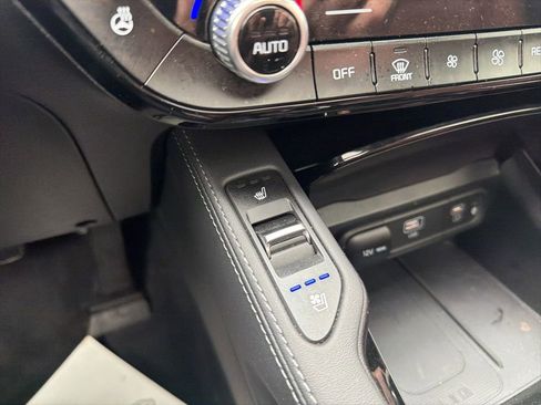 Certified 2024 Kia Telluride EX w/ EX Captain's Chair Package image 10